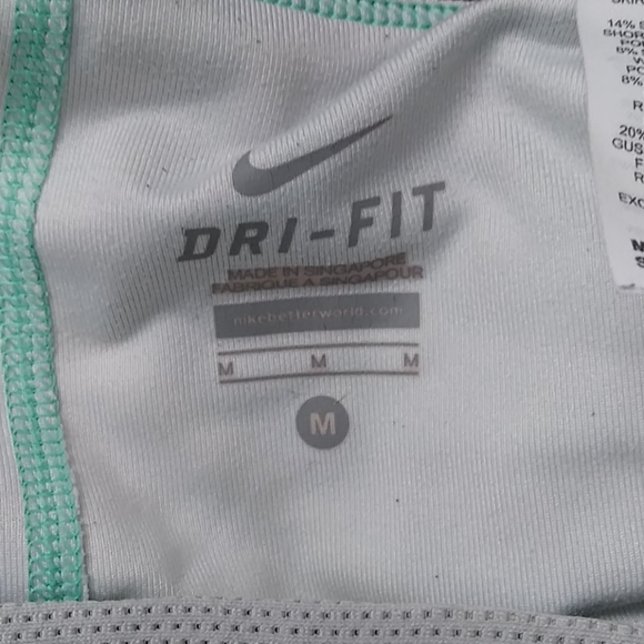 Nike shorts only the blue one left - Picture 7 of 10